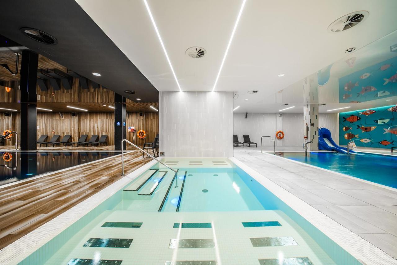 Elements Hotel&Spa Świeradów-Zdrój エクステリア 写真 The swimming pool at the hotel