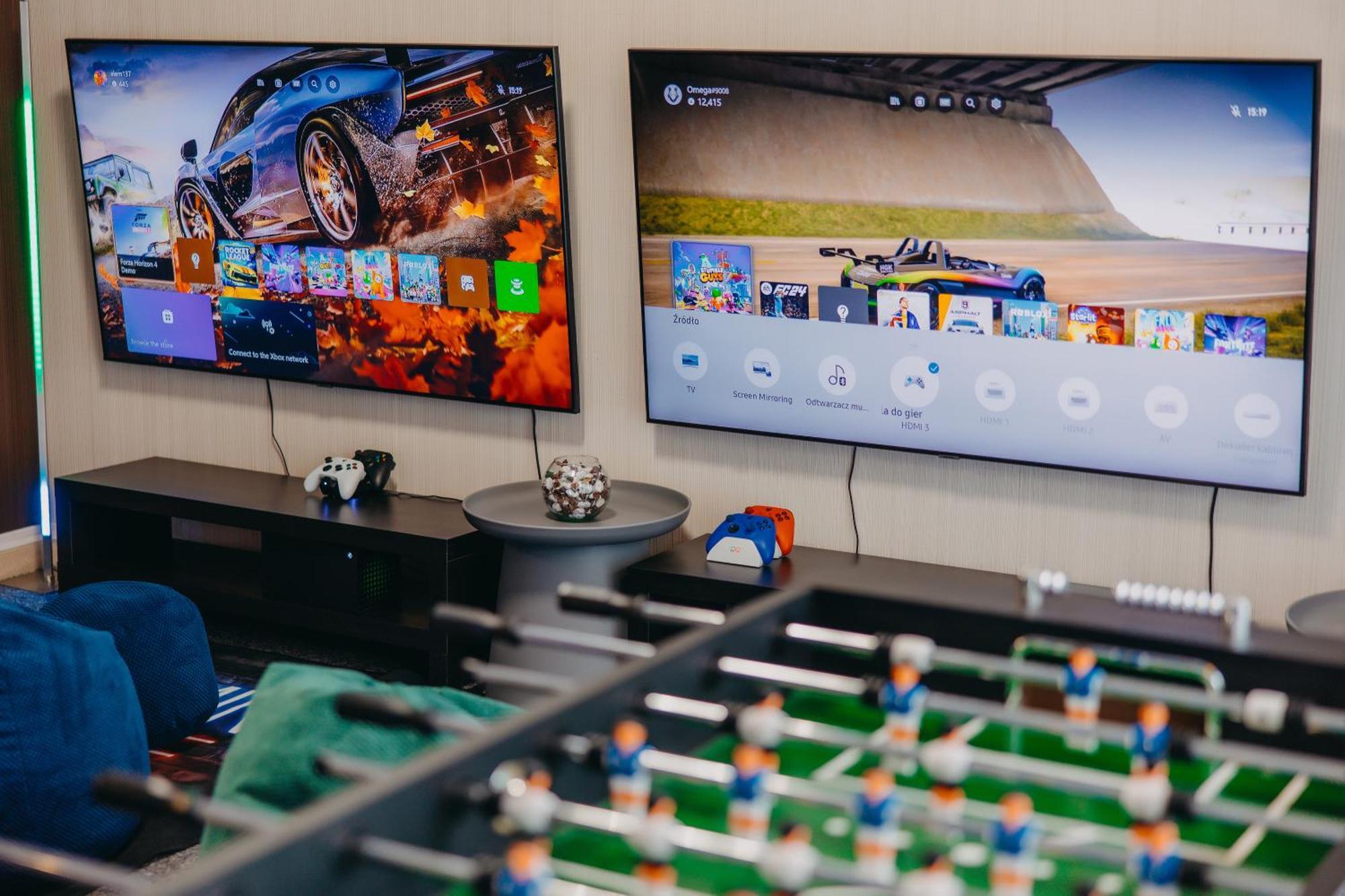 Elements Hotel&Spa Świeradów-Zdrój エクステリア 写真 The Xbox One X on display at E3 2017