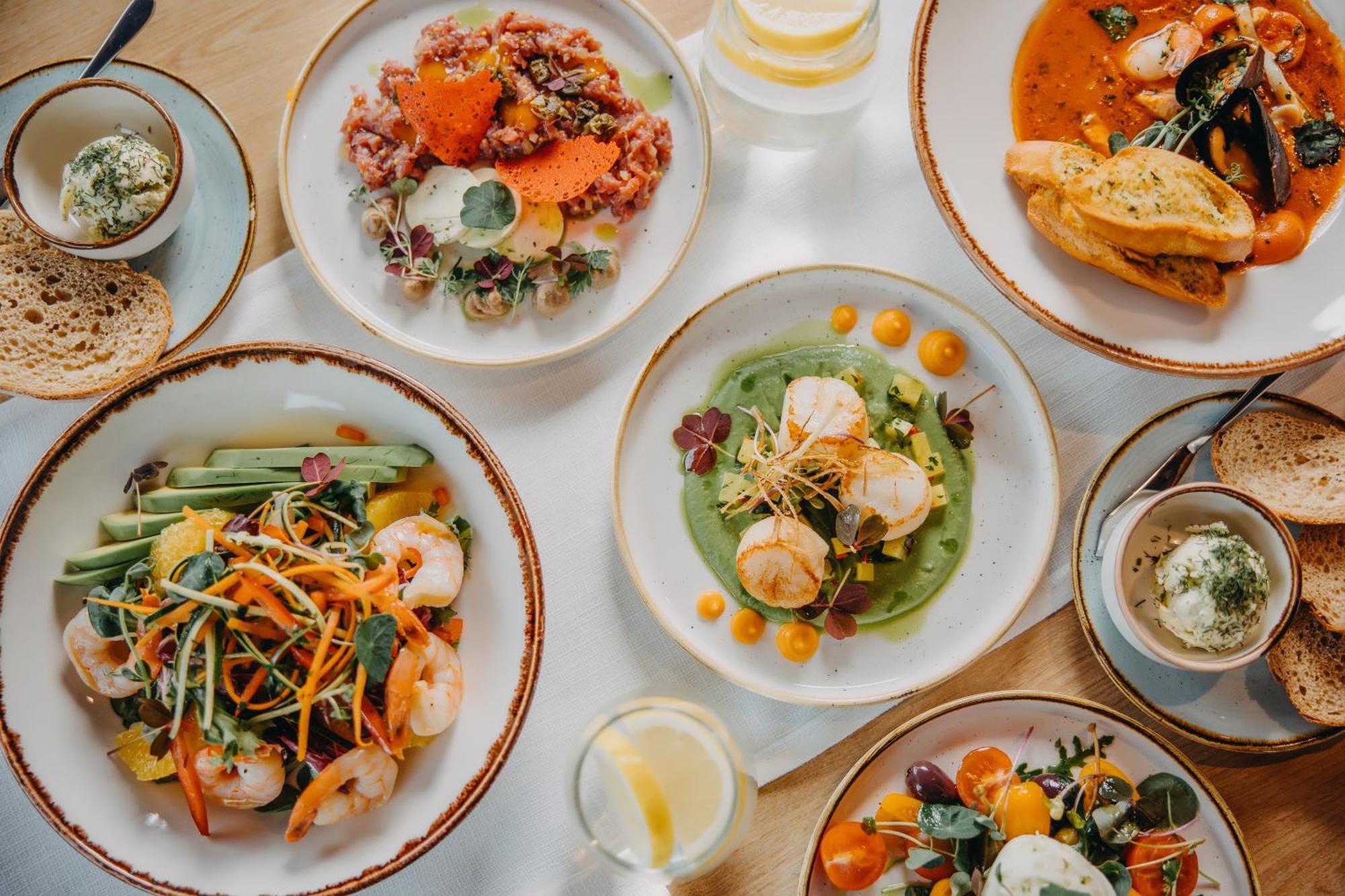 Elements Hotel&Spa Świeradów-Zdrój エクステリア 写真 Dishes at the restaurant
