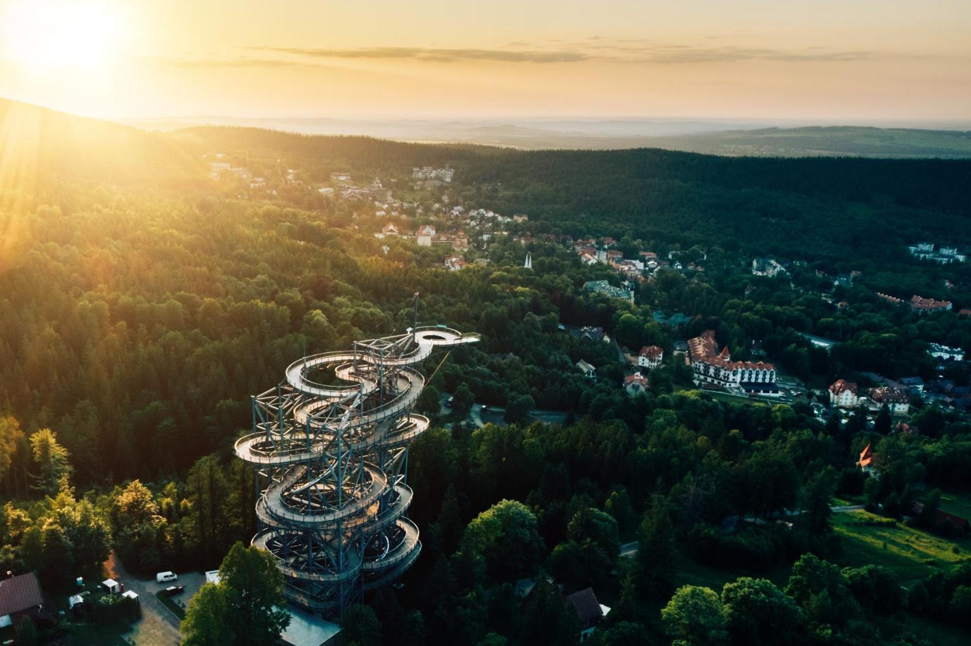 Elements Hotel&Spa Świeradów-Zdrój エクステリア 写真 Aerial view of the observation tower