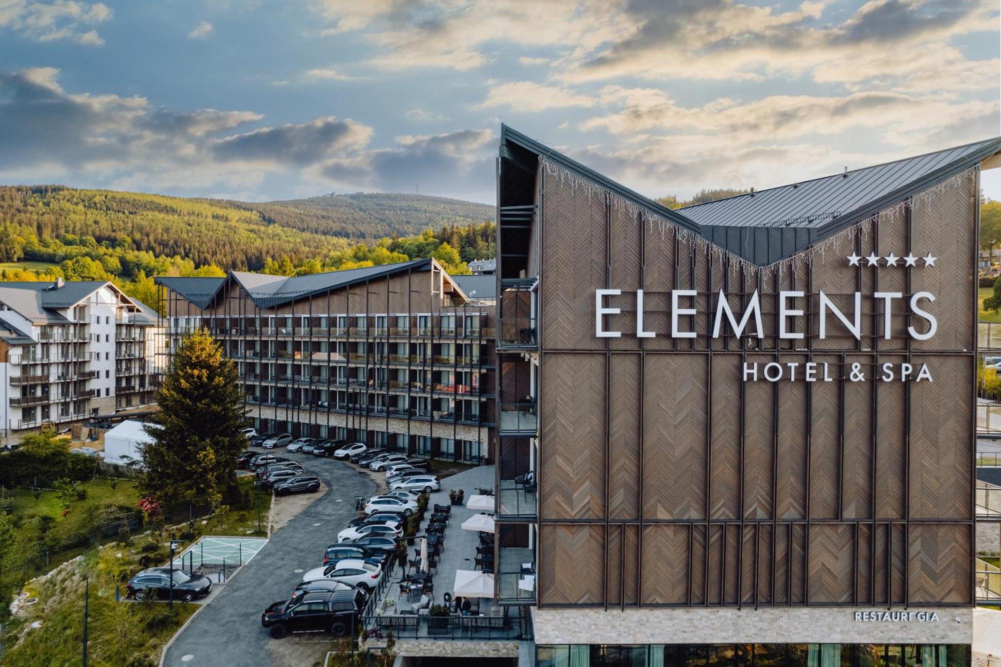 Elements Hotel&Spa Świeradów-Zdrój エクステリア 写真